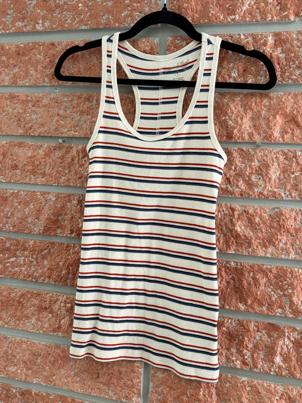 🌟 Universal Thread tank top